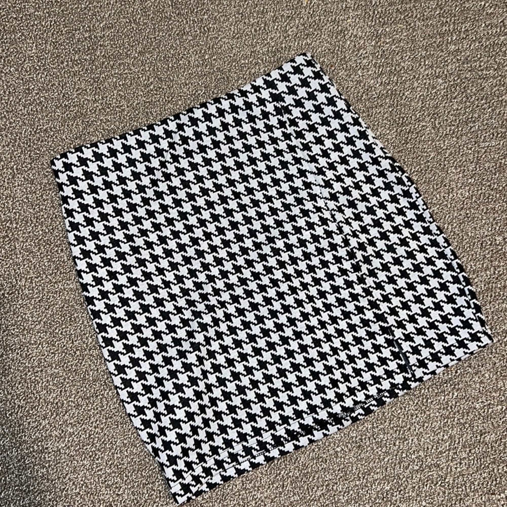 Fashion Nova Houndstooth Skirt